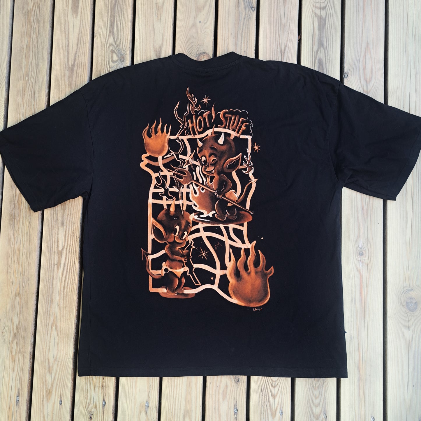 Handmálađur stuttermabolur međ klór