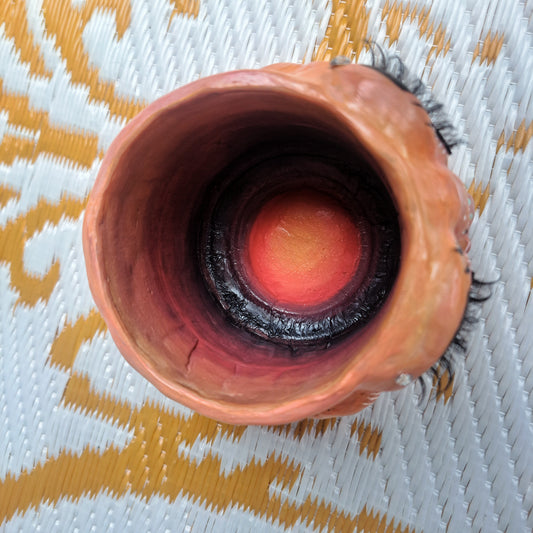 Handgerður Blómapottur með rauð augu